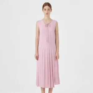 [롯데백화점]케네스레이디 리본 디테일 플리츠 원피스 (EWOPOF07)