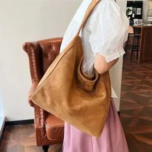 스웨이드 빅 숄더백 HH-G96 스웨이드숄더백 스웨이드빅숄더백 보부상가방 스웨이드호보백 스웨이드가방