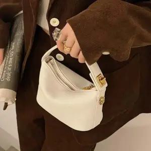 UN9572 메신저백 패션잡화 토트백 백 코리아. 수입 여성 여성 미니백 여행 가벼운 숄더 남성