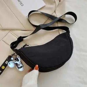 스트 패션잡화 패딩 미듐 백 대학생 여성 소가 메신저