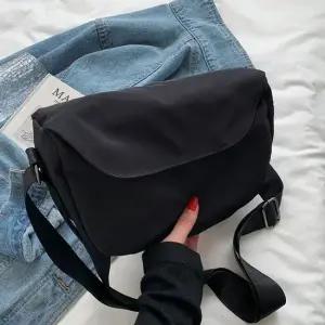 대학생 미니백 크로스 가방 캐주얼 데일리 크로스백