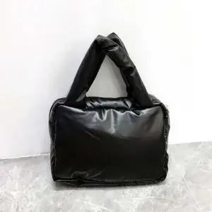 가벼운 블랙 패딩 토트 여성 가방 데일리 백 손