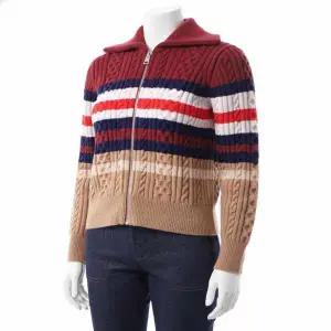 [메종키츠네]MAISON KITSUNE STRIPED CABLE ZIPPED CARDIGAN NW00506KH0001-0031 스트라이프 케이블 지...