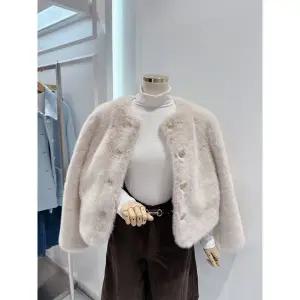 갤러리아 [ab.f.z]페이크 퍼 라운드 크롭 자켓(ATZ4QF01K/A1QF01A)