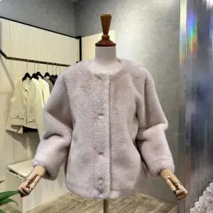 [대구백화점] [ab.f.z]라운드 백밴딩 페이크 퍼 자켓(AOZ4FFF8K)