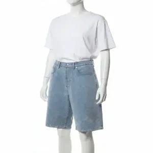 [디올]데님 버뮤다 쇼츠 313D008A313X 584 822350