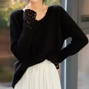 여성 펀칭 브이넥 봄 가을 니트 긴팔 티 블랙 (KYR-WE4348E)