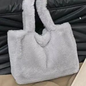 스퀘어 페이크퍼 가방 트렌디 퍼 포인트 겨울 토드백 (WFKABB5)