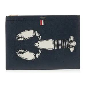 [톰브라운] 남성 페블 그레인 레더 탑스터 클러치 UAC008A 00198 415