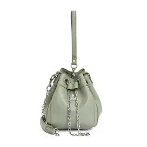 크리시 여성 체인 버킷백 4C030004W S000D M40