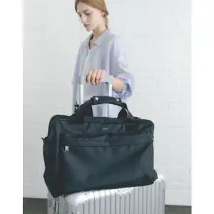 [롯데백화점]질스튜어트 [삭형추천][캐리어결합/RFID차단][루트] 트래블 경량 나일론 더플백 JUBA5F230BK
