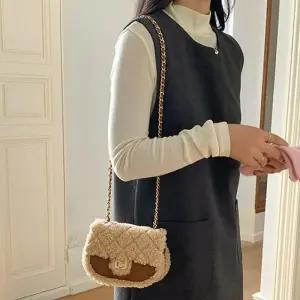 [라일리] Rly 여성 겨울 미니 크로스백 숄더백 포근 데일리 가