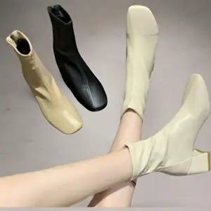 [옷자락]여성 스퀘어토 디자인 클래식 중간굽 앵클 부츠