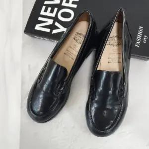 키즈 에나멜 여아로퍼 연주회단화 (230만 가능)