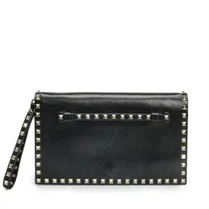 [중고명품] 블랙 락스터드 라지 클러치