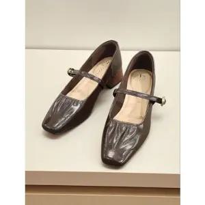 [갤러리아] [센터시티] 고세 여성 스퀘어토 셔링 클래식 메리제인 OZP5F027 브라운