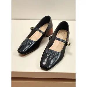 [갤러리아] [센터시티] 고세 여성 스퀘어토 셔링 클래식 메리제인 OZP5F027 블랙