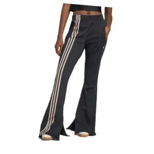 매장정품 ADIDAS 아디다스 3S 플레어드 파이어버드 트랙 팬츠 - 블랙 JJ0934 482897