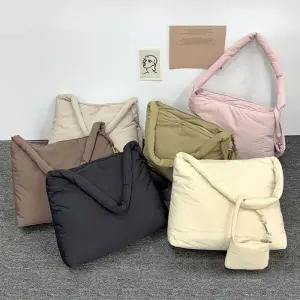 [라일리] Rly BR563 여성 패딩 숄더백 베이직 캐주얼 겨울