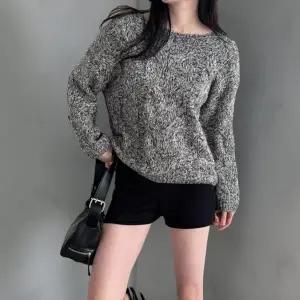 [옷자락]여성 여리핏 울혼방 꽈배기 보트넥 니트