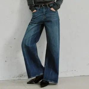 [롯데백화점]플랙 여성 메종 M43 워시드 와이드 중청 데님 팬츠 (PJTI5MSM435)