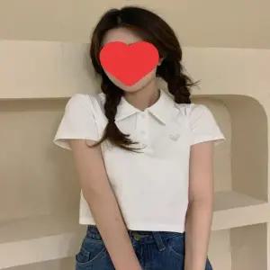 고품질 반팔티 숏티셔츠 비율 세미크롭 카라 여성 좋아보이는 (WFKBWW1)