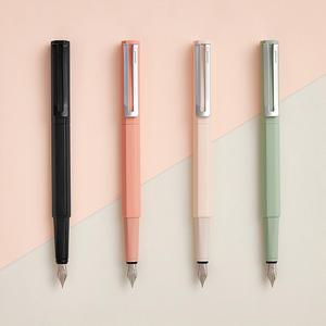 모나미 153 네오 만년필 EF촉 깨끗한 필기 가능 금속 클립 휴대 용이