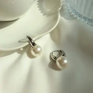 여성 기념일 심플 동글 진주 원터치 귀걸이