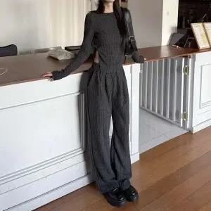 [옷자락]여자 사선컷팅 골지 니트 핀턱 밴딩 와이드 팬츠 세트_P414219787