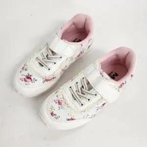 [셀러허브 패션]캐주얼 키즈운동화 꽃장식 여아스니커즈 (200만 가능)