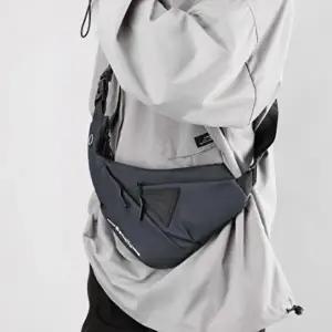 [옷자락]남성용 멀티포켓 버클 슬링백