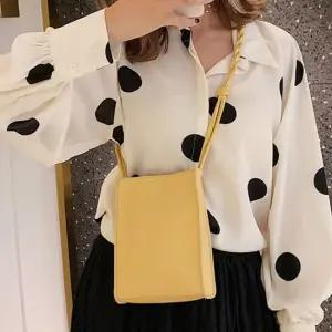 꼬임끈 미니 크로스백 대학생 여자 미니백 핸드폰가방