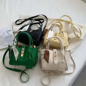 스카프 포인트 체인장식 버킷백 크로스백 숄더백