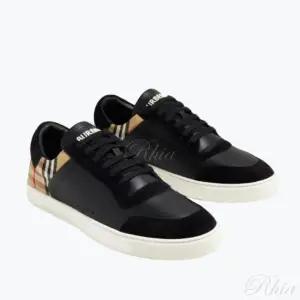 버버리 25FW 레더 스웨이드 체크 스니커즈 8070818