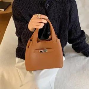 [라일리] Rly 여성 미니 토트백 크로스백 데일리 숄더백  44241213)