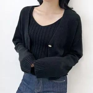 여자 블랙 단추 가디건 나시 세트 데일리 꾸안꾸 20대 (KYR-WFFKNZD)