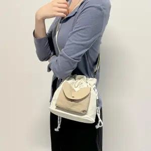 여성 미니 스트링 숄더백 데일리 전면포켓 외출 가방 유니크 실용 캐주얼 1020