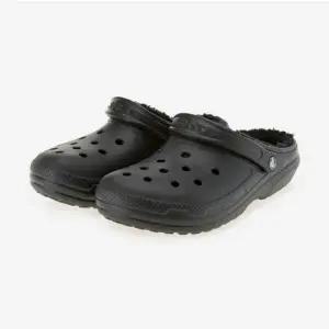 [그랜드스테이지] CROCS CLASSIC LINED CLOG 클래식 라인드 클로그 CRS203591 BLACK