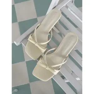 [하프클럽/]리본 스트랩 뮬슬리퍼 3cm_25S335