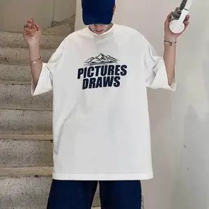 남자 반팔티셔츠 라운드넥 프린팅 티셔츠 여유핏 편한코디 데일리룩 (WFJ7DH9)