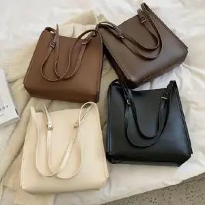 여성 숄더백 스퀘어 직장인 가방 모던 대학생 출근 WE6754C