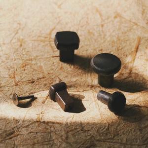 BCD  단조  복고풍 서랍 수납장은 철 문 손잡이를 당깁니다. 덩어리 서랍 단일 구멍 가구 하드웨어