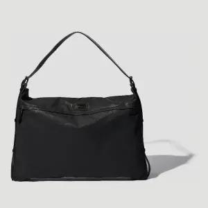 코튼 캔버스 트렌치 포켓 미디엄 숄더백 BG0168 LF1495 BK990