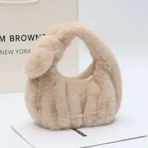 은창리본 프리티 페이크퍼 지퍼 가방 토트백 가방 손가방 미니 털가방 겨울 가방 여성 여성용 여