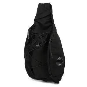 C.P컴퍼니 나일론 B 렌즈 크로스바디 백팩 RCCMAC735A-005269G-999