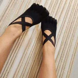 발가락 요가양말 홈트 토삭스 블랙 스포츠 실내양말