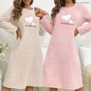 이너퀸 프리수 여성용 하트 레터링 패치 자수 밍크 극세사 겨울 두꺼운 수면 잠옷 홈웨어 이지웨어 원피스 아모르수면원피스