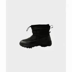 코오롱스포츠 KOLON SPORT 남녀공용 윈터부츠 다우니3 FE3AX25810BLK 896385