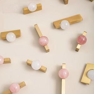 빛  서랍 수납장 도어 핸들 손잡이 하이 엔드 황동 옷장 천연 크리스탈 공 신발 서랍 긴