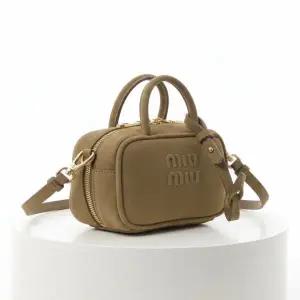 [미우미우]25FW 스웨이드 마이크로 보 백 5NR020 ACSS F0393 818128